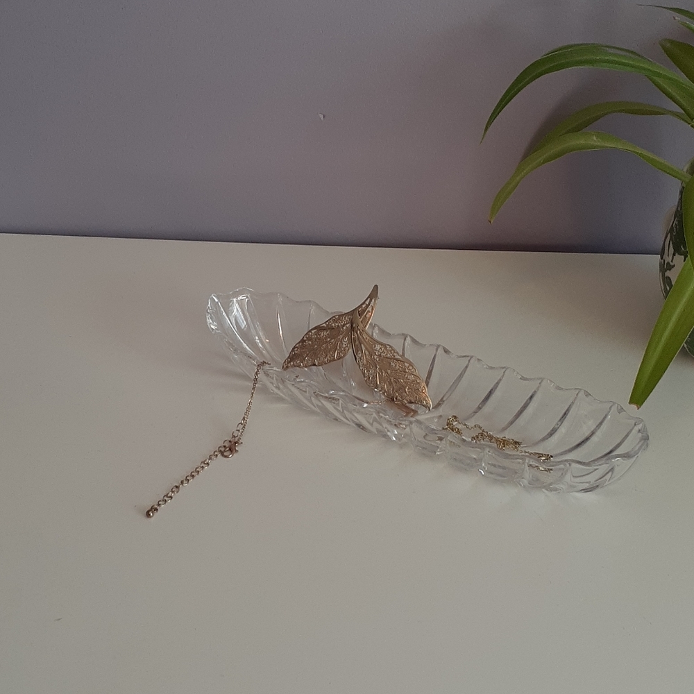 Vintage Crystal Accessory Holder - Picture 3 of 7